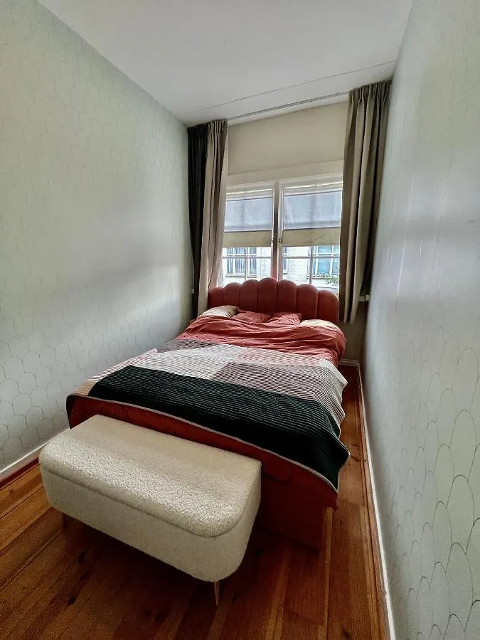 Ivy - Classical & Modern Apartment In Lovely Neighbourhood Near Beach Haag