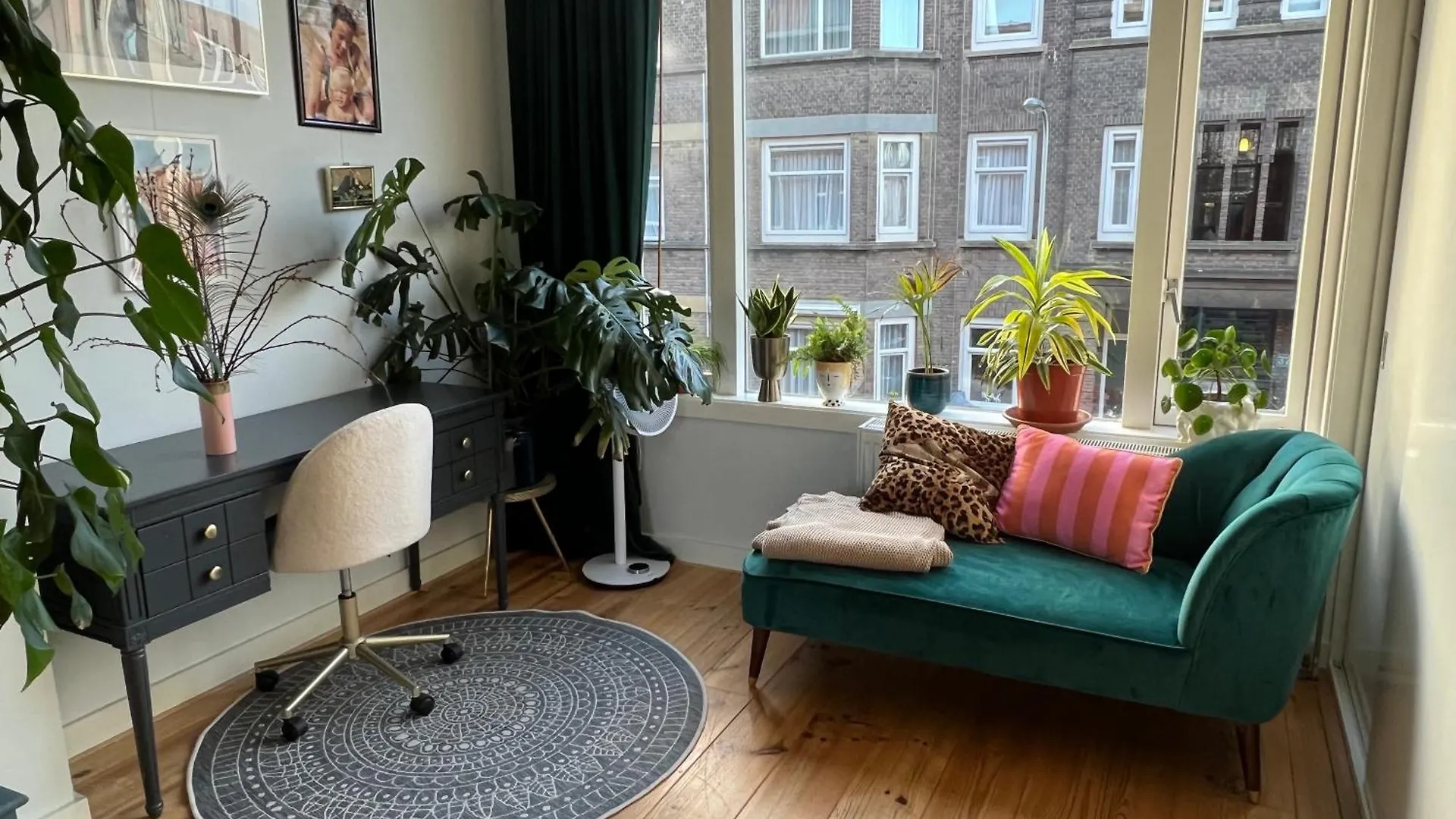 Ivy - Classical & Modern Apartment In Lovely Neighbourhood Near Beach Haag